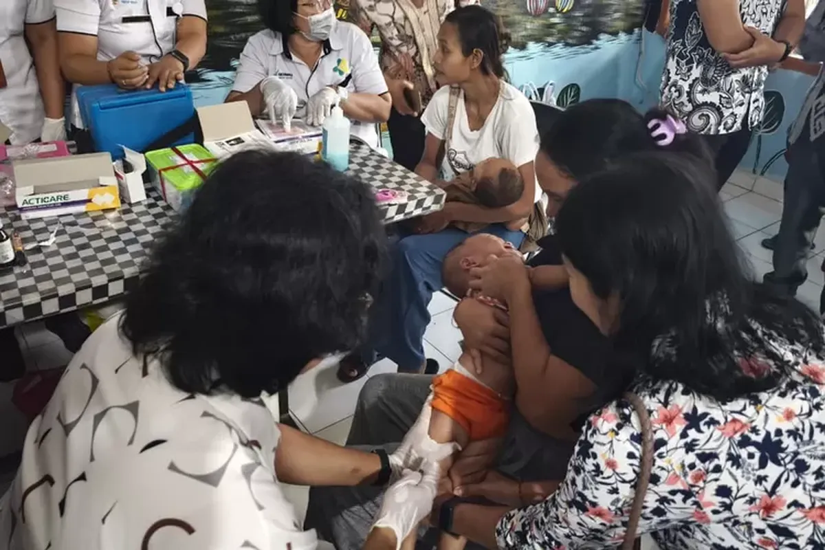 Buleleng Mulai Terapkan Vaksin Hexavalen, Imunisasi 6 Penyakit Cukup Satu Suntikan - Radar Buleleng