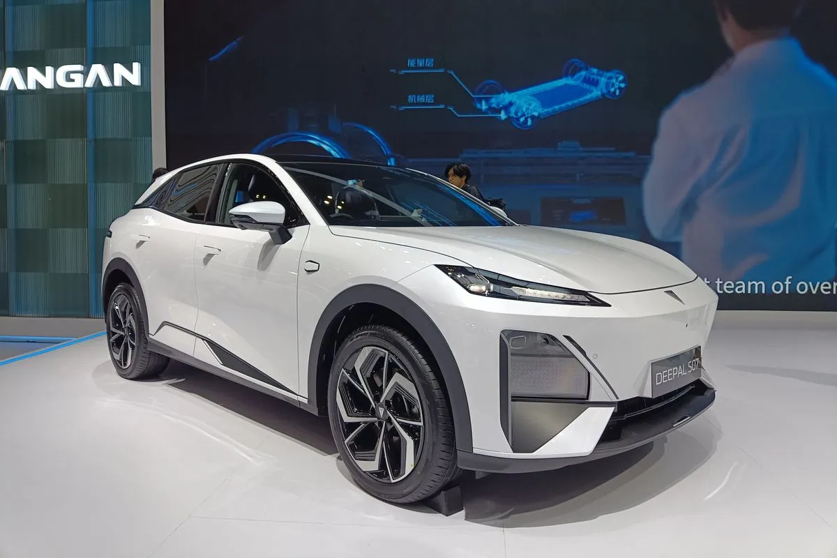 Perbedaan Changan Deepal S07 untuk Indonesia dan China