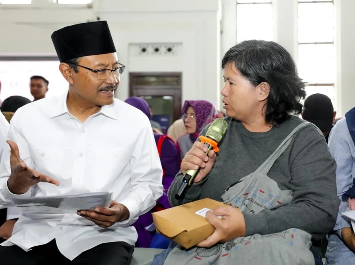 Pastikan Tepat Sasaran, Mensos Gus Ipul Hadiri Penyaluran BLTS di Bandung