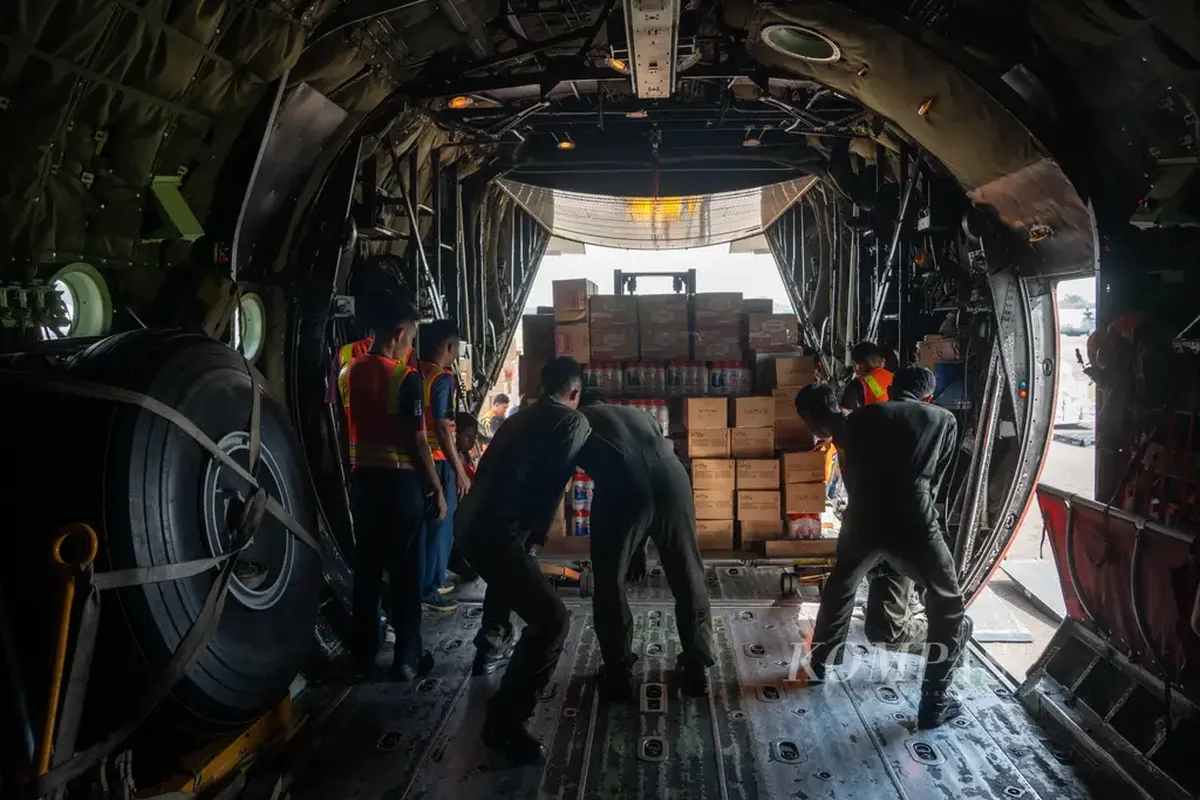 Kesibukan Posko Banjir Sumatera di Pangkalan Udara Halim Perdanakusuma