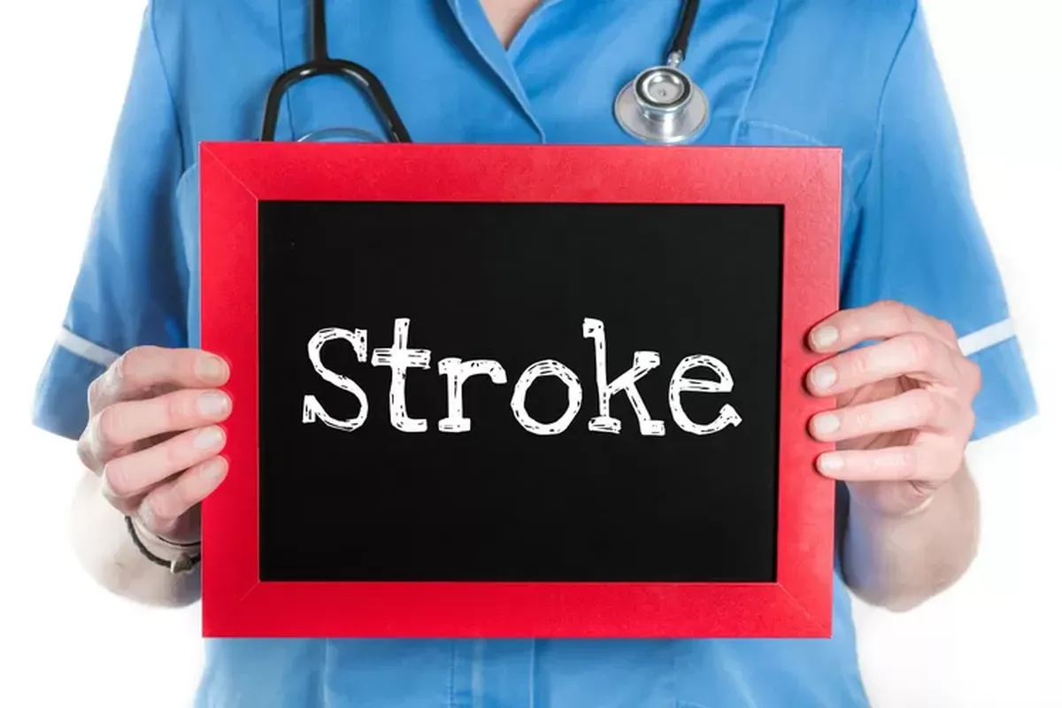 7 gejala stroke pada anak muda yang wajib diwaspadai, berikut penyebab, risiko, dan cara mengenalinya - Hops ID