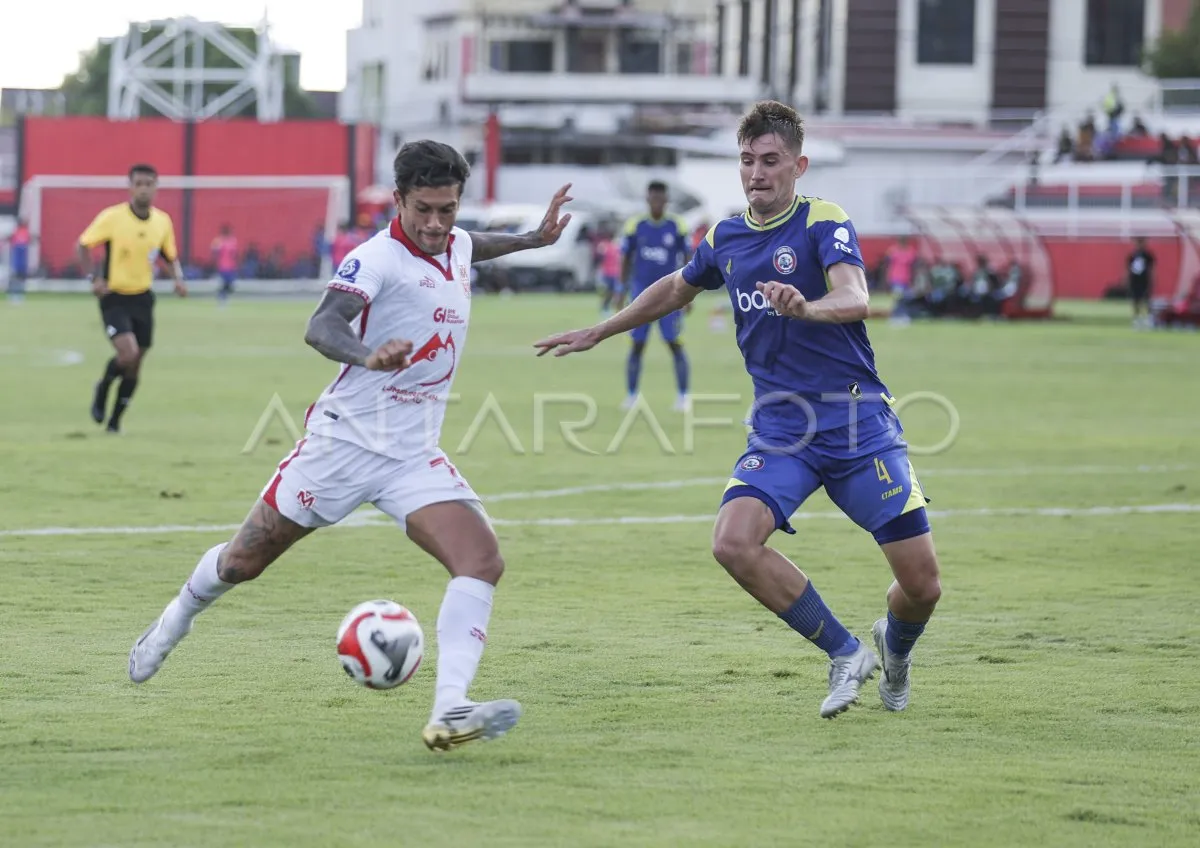 Malut United imbang melawan Arema Fc