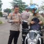  Semua polisi yang akan masuk ke Mapolres Musi Rawas, Polda Sumatera Selatan menggunakan kendaraan, Kamis, 29 September 2022 dicegat.