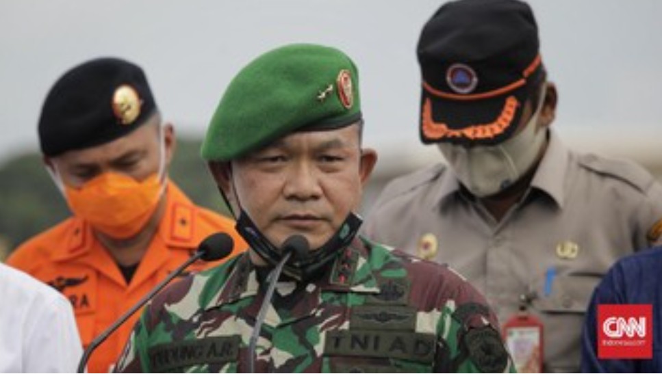 KSAD Jenderal Dudung Abdurachman menegaskan hubungannya baik-baik saja dengan Panglima TNI Jenderal Andika Perkasa (CNN Indonesia/Adhi Wicaksono)