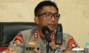 Kapolres Muara Enim AKBP Aris Rusdiyanto SIK MSi resmi dicopot dari jabatannya. Dia dimutasi menjadi Pamen Yanma Mabes Polri