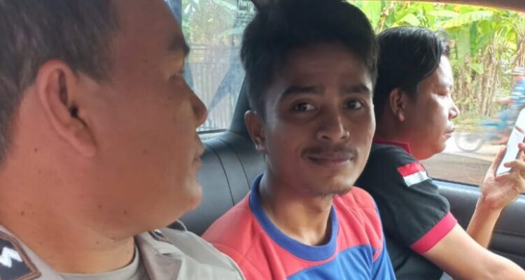Terduga pelaku pembunuhan Heris (29) warga Dusun III Desa Srimulyo Kecamatan STL Ulu Terawas Kabupaten Musi Rawas behasil diamankan beberapa jam setelah kejadian. Motif pembunuhan diduga tersangka sering dipalak korban.  
