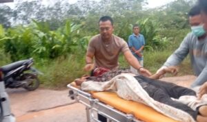 Pria tersebut diketahui bernama Rizal (20) warga Desa Remban, Kecamatan Rawas Ulu, Kabupaten Muratara tewas akibat kecelakaan lalulintas. 