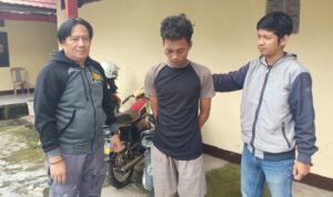 Dua terduga pecuri di wilayah Provinsi Sumatera Selatan diamuk masa. Keduanya beraksi di hari dan waktu berbeda di Palembang dan Ogan Ilir.