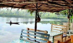 Suasana di tempat Wisata Danau Dendam Tak sudah di Provinsi Bengkulu