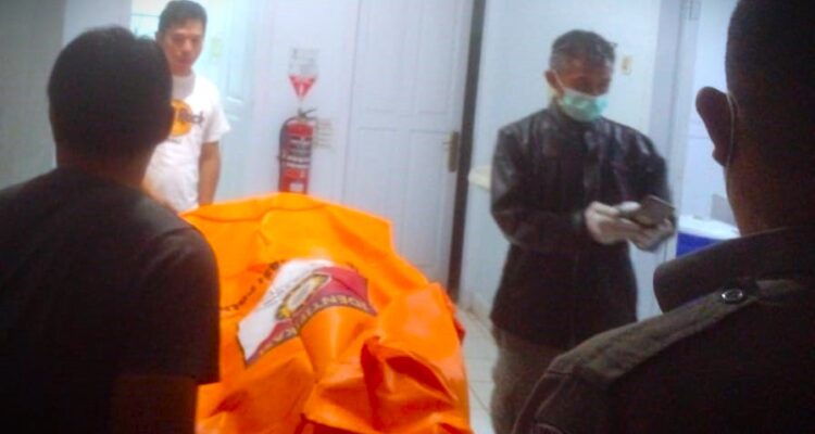 Mayat tak dikenal ditemukan di Musi Rawasdengan luka bacok di kepala saat berada di kamar mayat RS dr Sobirin