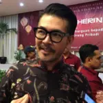 Ferry Salim Terharu di Syukuran 7 Bulanan Kehamilan Dhika Himawan: Keluarga Adalah Anugerah