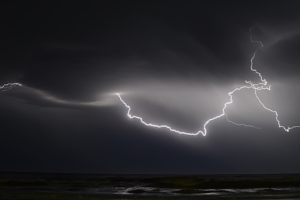 Ayah Meninggal Tersambar Petir Saat Melaut, Anak Luka Bakar di Bangka