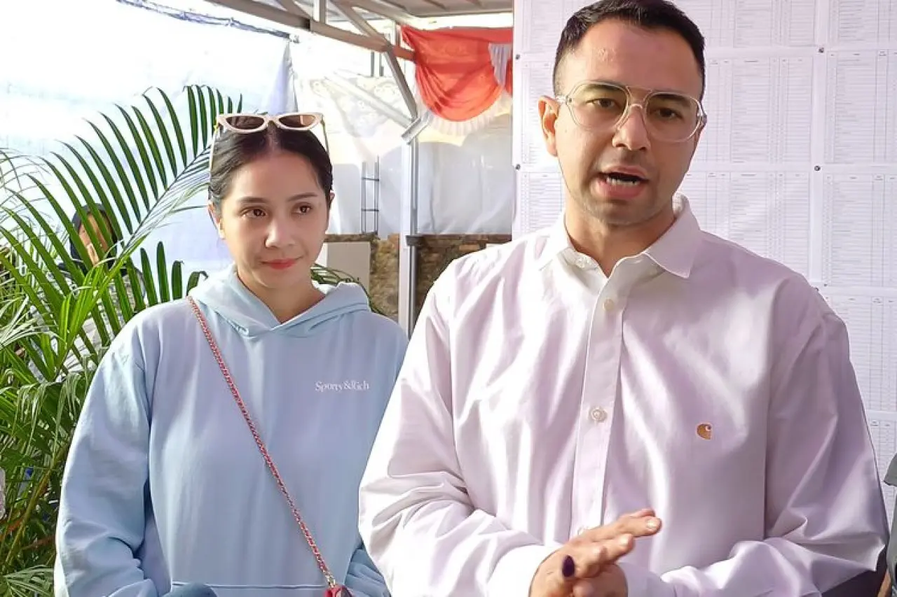 Raffi Ahmad & Nagita Slavina Sumbang Rp 15 M untuk Korban Banjir Sumatera