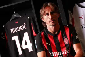 AC Milan Bidik Kiper Madrid, Andriy Lunin, Andalkan Luka Modric