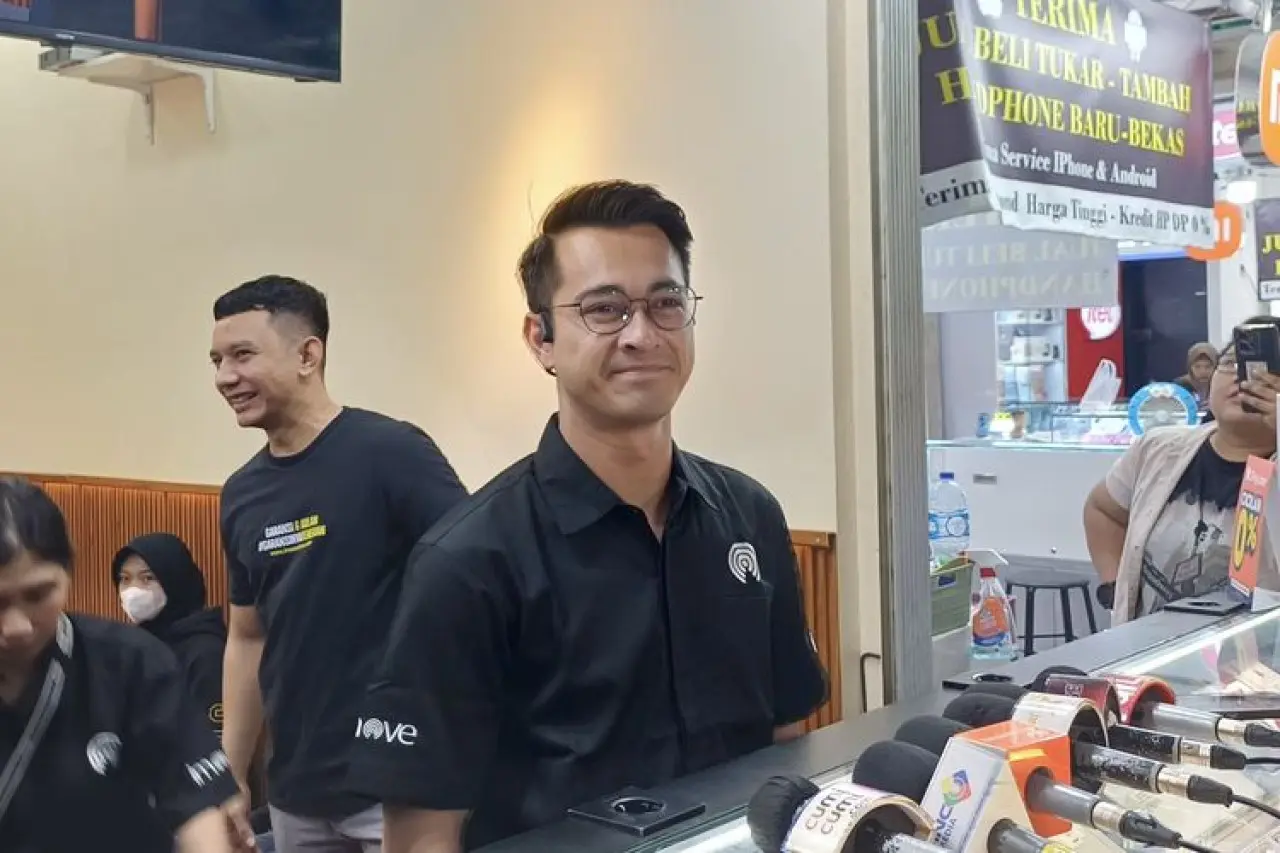 Eza Gionino Absen Sidang Cerai, Kuasa Hukum Sebut Kliennya Sakit GERD