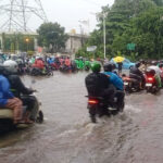 Banjir 90 Cm di Cililitan, 15 RT Jakarta Timur Terendam Akibat Luapan Kali Ciliwung