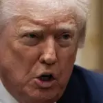 Trump Ragukan Akuisisi Warner Bros oleh Netflix, Ancam Terlibat