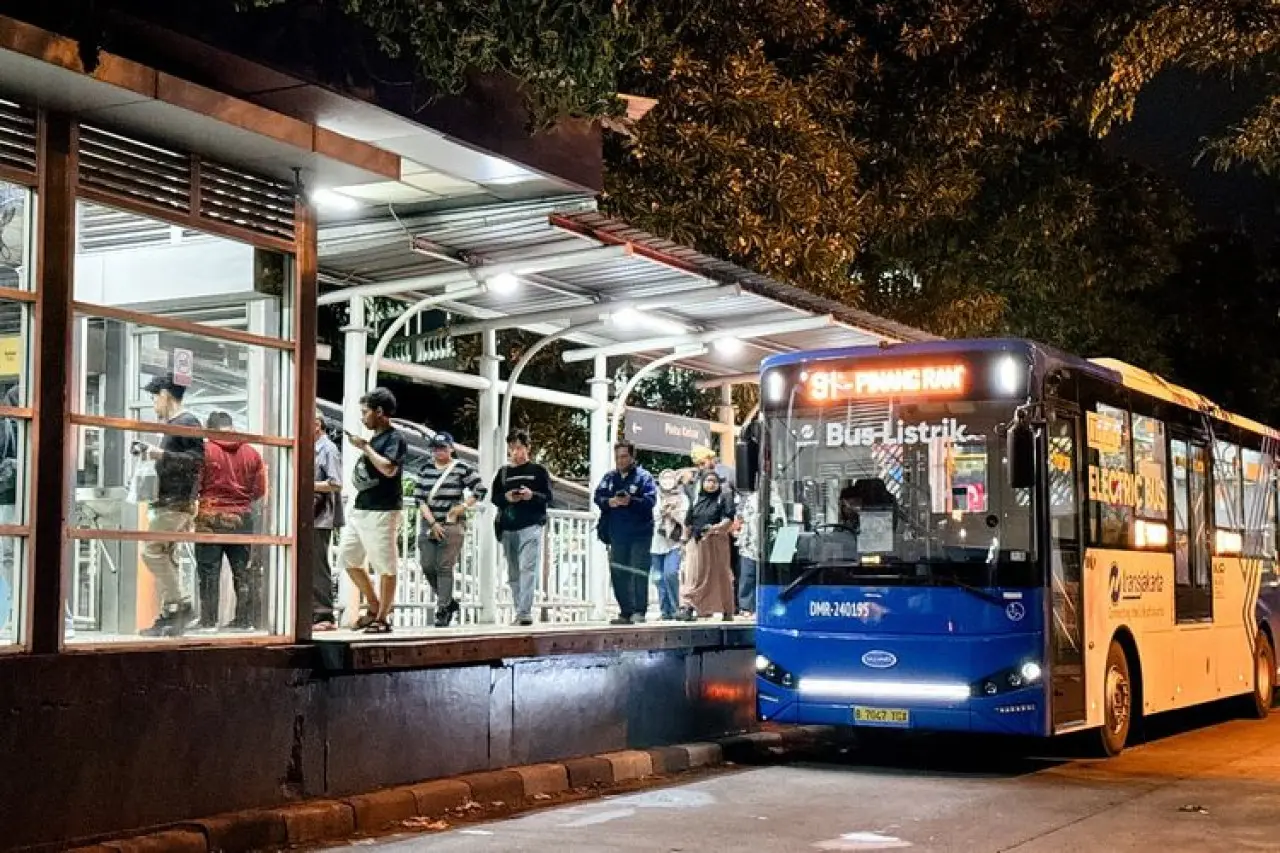 DAMRI Operasikan Ratusan Bus Listrik Dukung Target Net Zero Emission DAMRI Operasikan Ratusan Bus Listrik Dukung Target Net Zero Emission