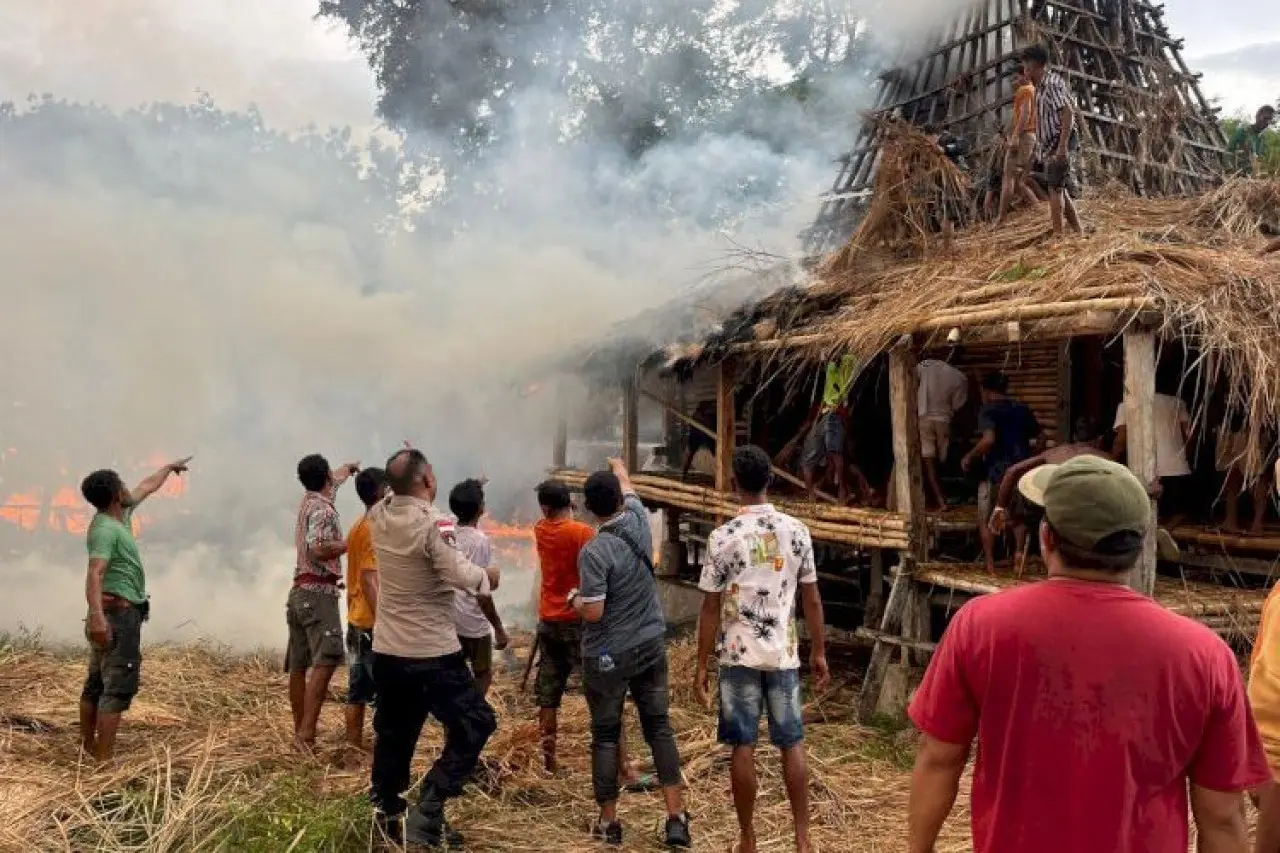 28 Rumah Adat Sumba Barat Ludes Terbakar, Pemkab Ajukan Bantuan Pusat