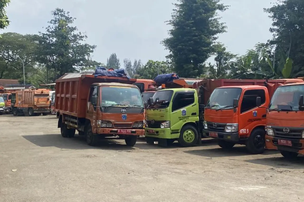 Sopir Truk Sampah Tewas Kelelahan, Antrean Bantargebang Makan Korban Sopir Truk Sampah Tewas Kelelahan, Antrean Bantargebang Makan Korban