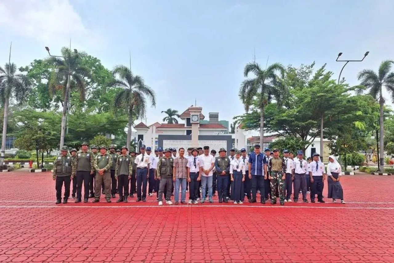 50 Pelajar Karawang Dikirim ke Barak Militer Kostrad untuk Pendidikan Bela Negara