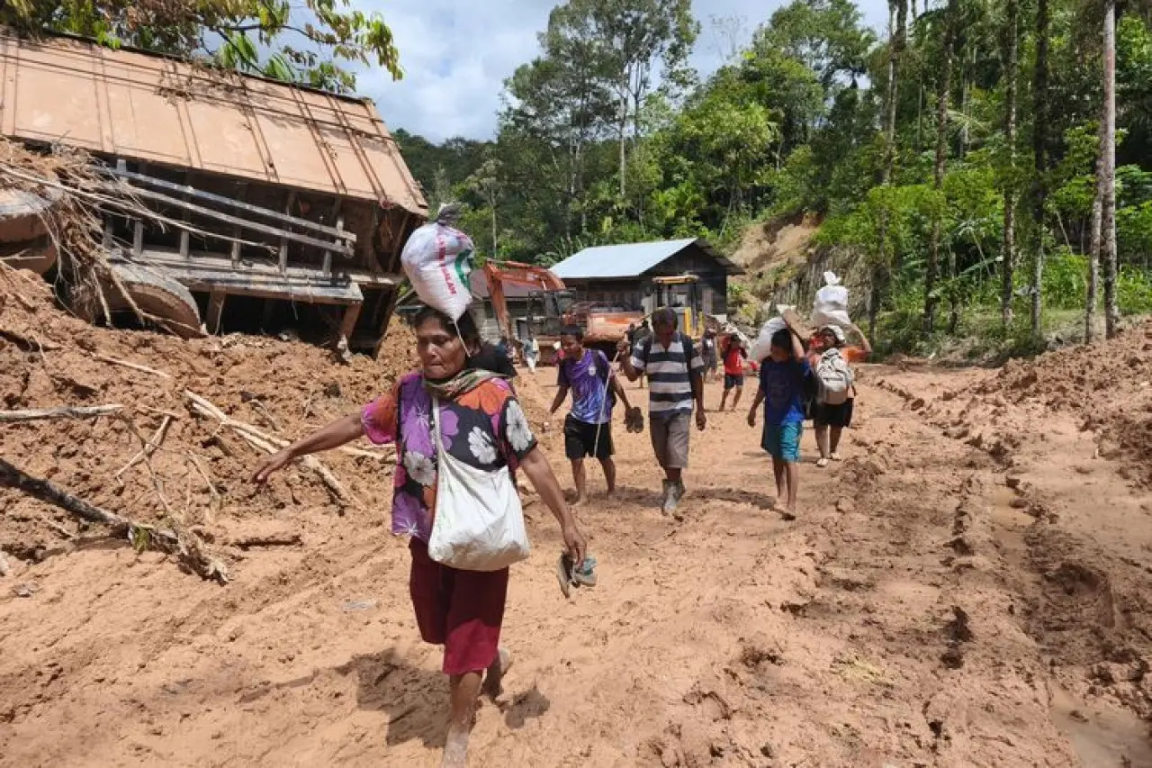 Dua Kabupaten Sumut Masih Terisolasi Akibat Banjir dan Longsor, Akses Darat Dikebut