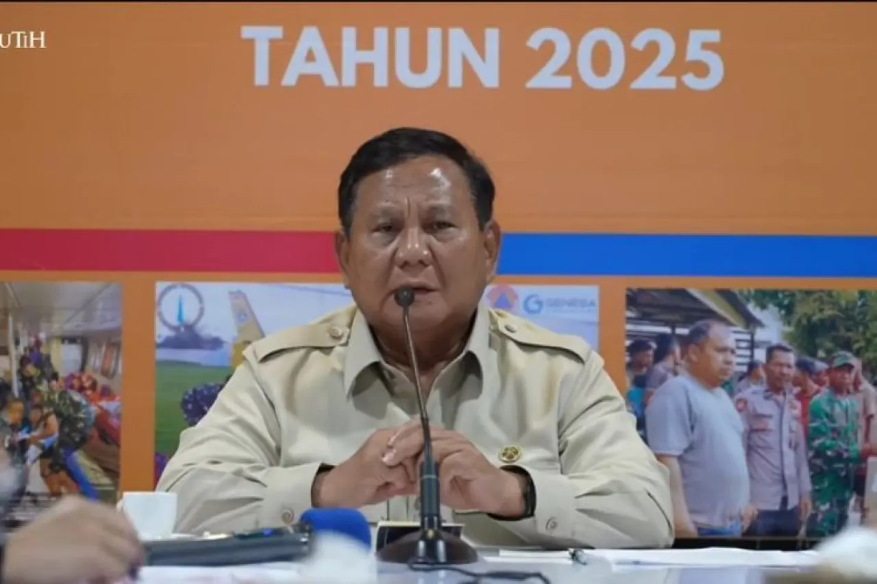 Prabowo Sapa Bupati Aceh Terisolir Banjir Lewat Video Call
