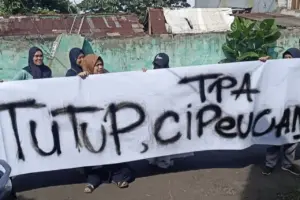 Warga Serpong Tuntut Penutupan TPA Cipeucang dan Kompensasi