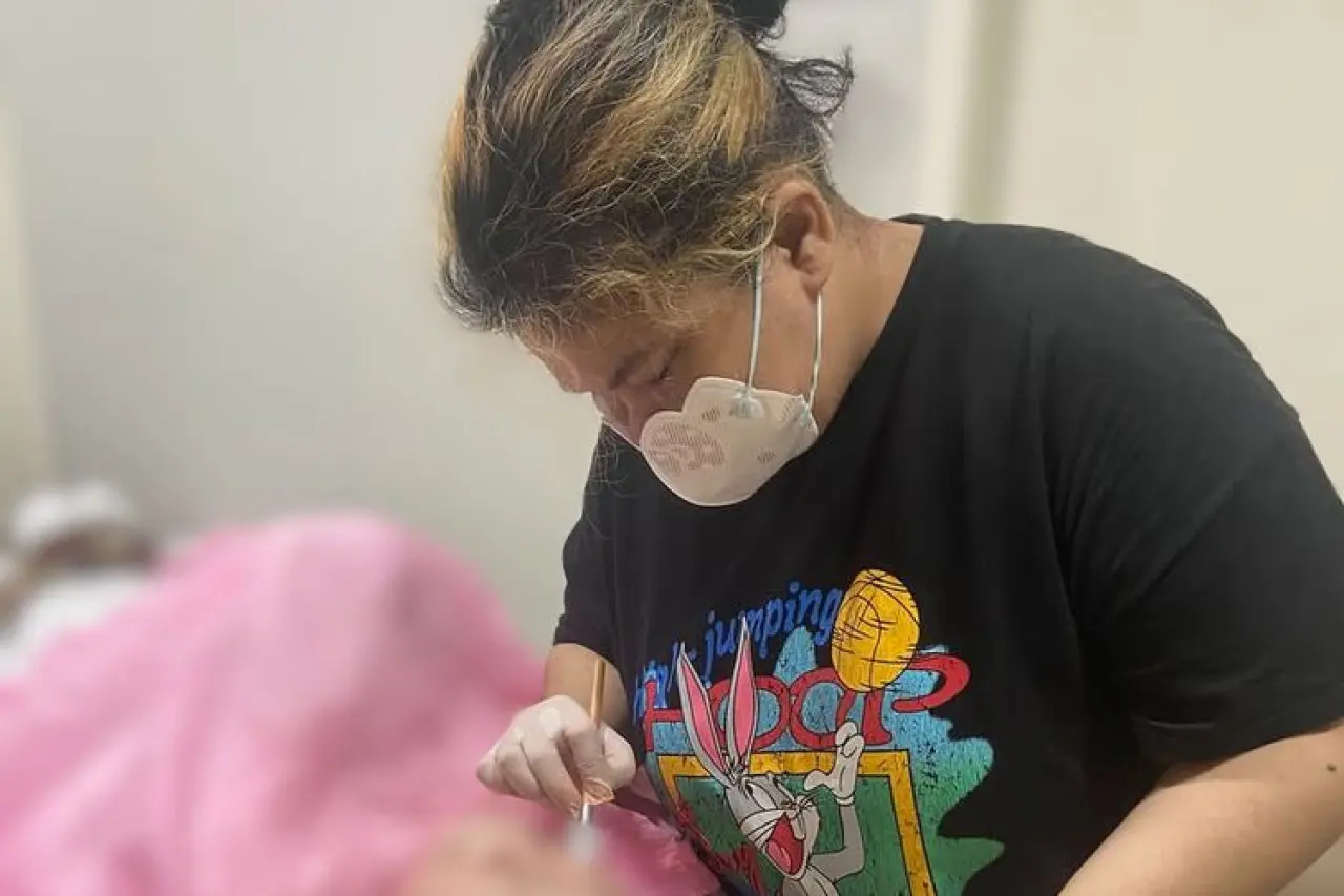 Gloria Elsa, Sang Perias Jenazah: Sentuhan Akhir Penuh Martabat bagi yang Berpulang Gloria Elsa, Sang Perias Jenazah: Sentuhan Akhir Penuh Martabat bagi yang Berpulang