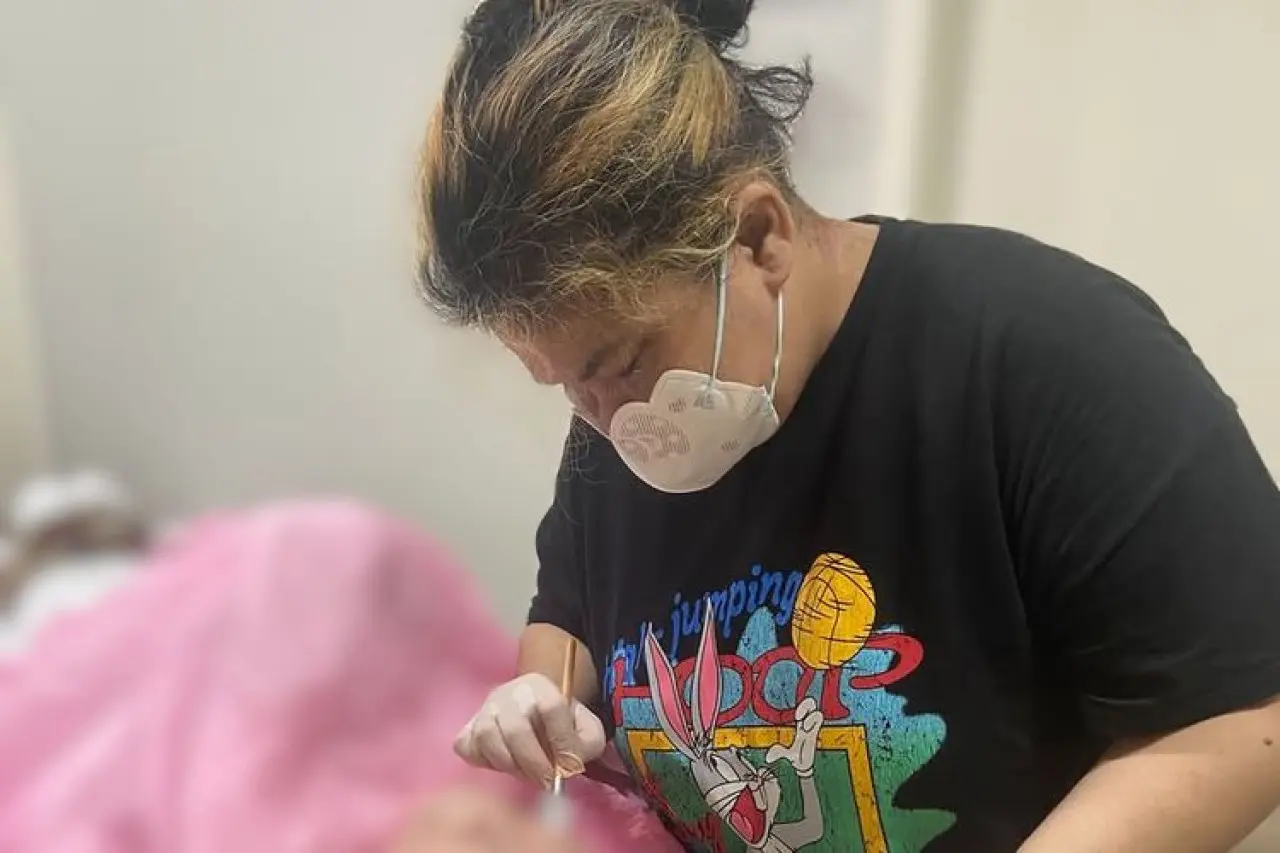 Di Balik Riasan Jenazah: Profesi Sunyi Mengembalikan Wajah Terakhir yang Layak Di Balik Riasan Jenazah: Profesi Sunyi Mengembalikan Wajah Terakhir yang Layak