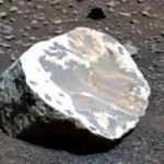 Batu Pucat di Mars Ungkap Potensi Oasis Masa Lalu, Pernahkah Ada Kehidupan?