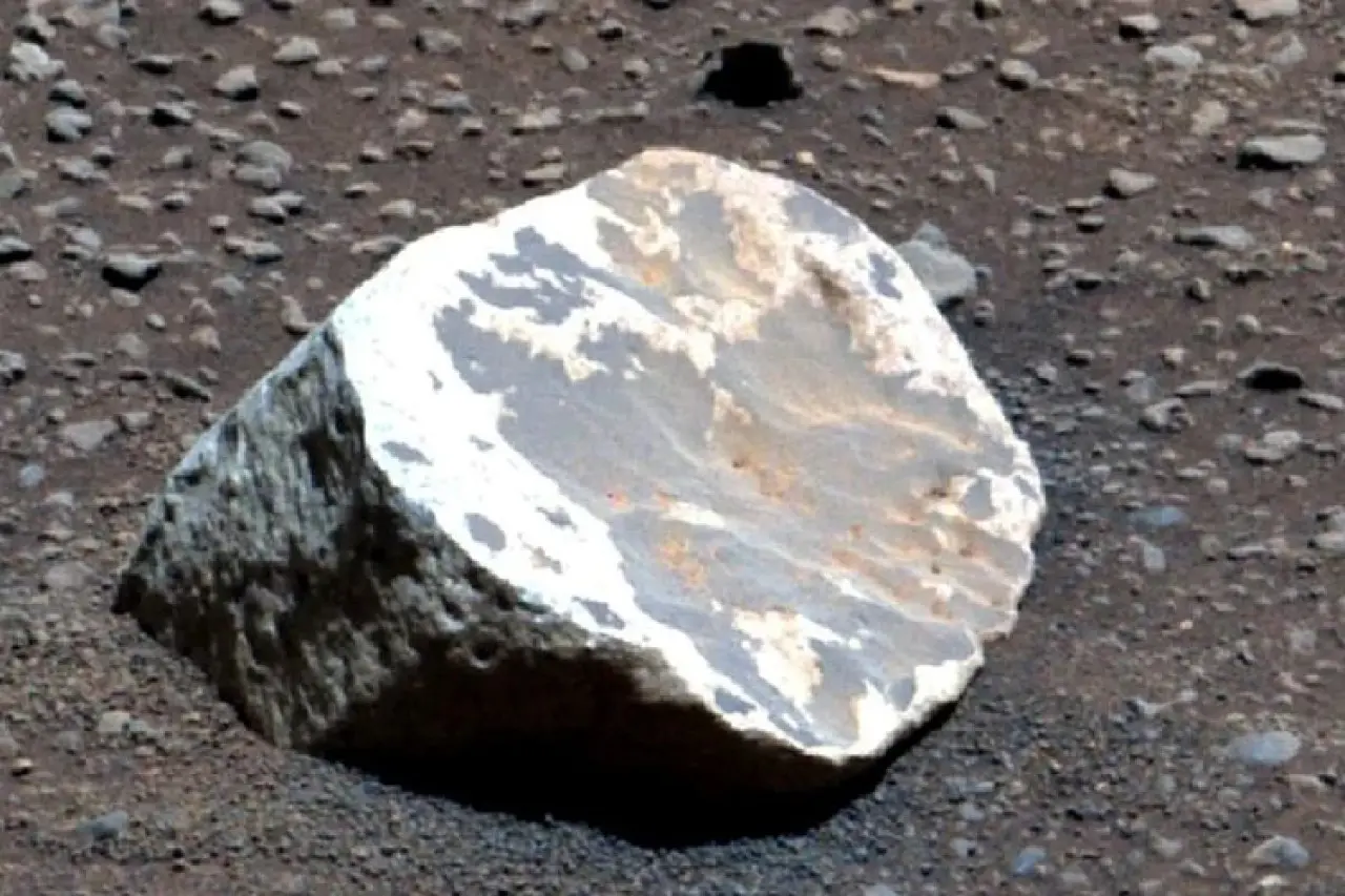 Batu Pucat di Mars Ungkap Potensi Oasis Masa Lalu, Pernahkah Ada Kehidupan? Batu Pucat di Mars Ungkap Potensi Oasis Masa Lalu, Pernahkah Ada Kehidupan?