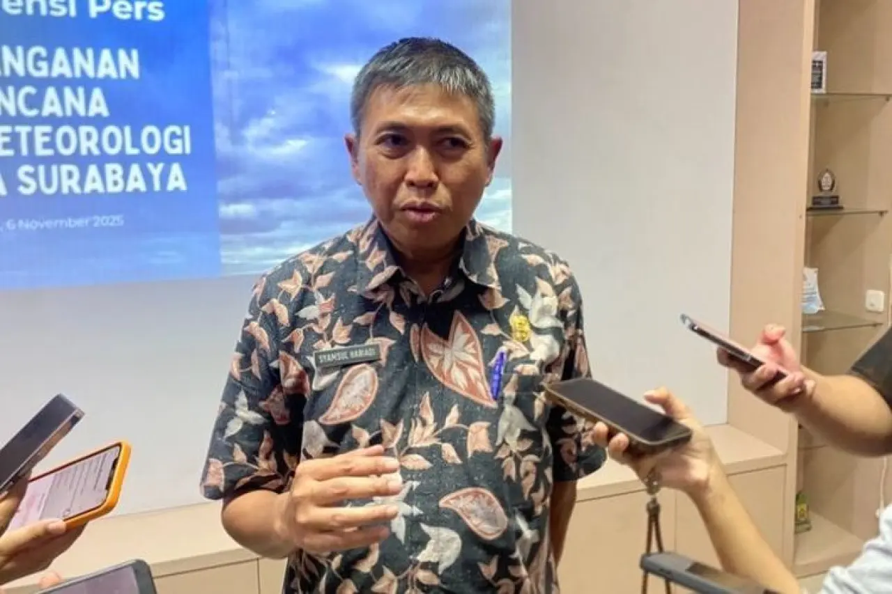 Surabaya Tunda Tanggul Laut, Fokus Pintu Air dan Bozem Atasi Banjir Rob Surabaya Tunda Tanggul Laut, Fokus Pintu Air dan Bozem Atasi Banjir Rob