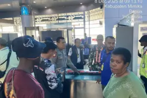 3 Busur dan 15 Anak Panah Milik Penumpang Disita di Bandara Timika