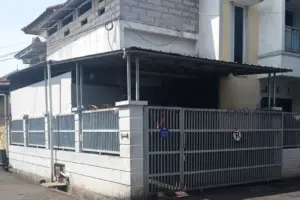 Truk WO Pengantin Bikin Macet Cipayung, Warga Keluhkan Aktivitas Mengganggu