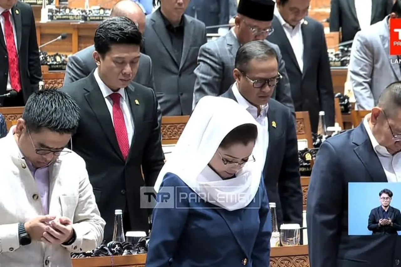 DPR Mengheningkan Cipta untuk Korban Bencana Sumatera