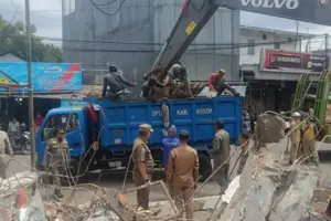 Satpol PP Tertibkan PKL Babakan IPB Dramaga, Atasi Kemacetan