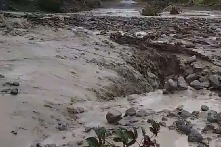 Banjir Lembata Putus Akses 6 Desa, Warga Terisolir