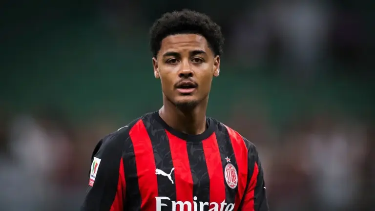 AC Milan Buru Tiga Bek Tengah Baru, Gianluca Di Marzio Ungkap Skriniar hingga Gatti Masuk Radar