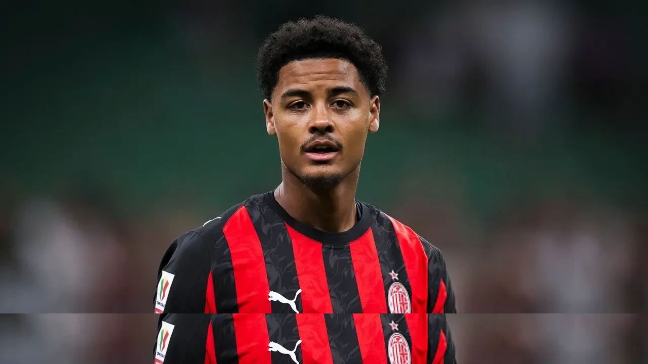 AC Milan Buru Tiga Bek Tengah Baru, Gianluca Di Marzio Ungkap Skriniar hingga Gatti Masuk Radar