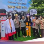 AKBP Riyanto: “Kami Ingin Masyarakat Merasa Dekat dengan Polisi” Lewat Cosplay Naruto di Kota Tua