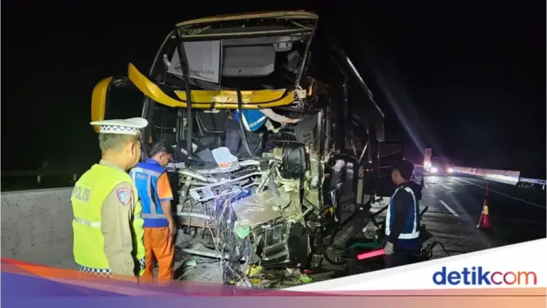 AKP Eka Hendra Ardiansyah: “Satu Penumpang Bus The Sultan Tewas dalam Insiden di Tol Batang”