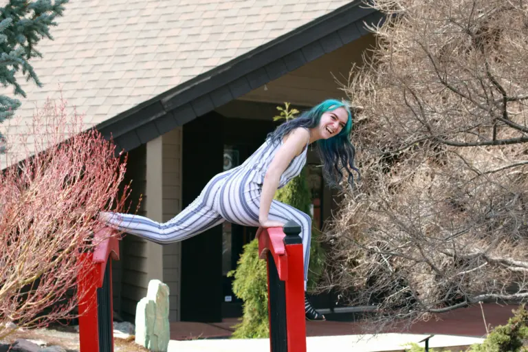 Shio Hari Ini 24 Desember: 5 Shio Siap Hidup Lebih Plong! Ini Bocoran Nasib Baikmu di Hari Keseimbangan