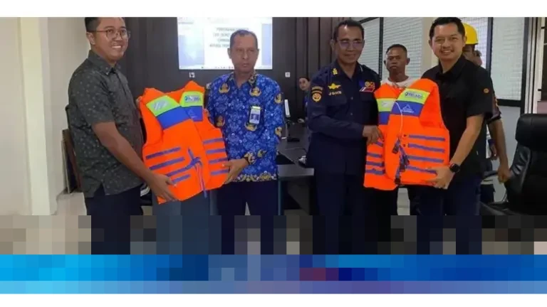 Ali Sodikin: “Keselamatan Prioritas Utama Pelindo Hadapi Lonjakan Penumpang Nataru 2025/2026” Ali Sodikin: “Keselamatan Prioritas Utama Pelindo Hadapi Lonjakan Penumpang Nataru 2025/2026”