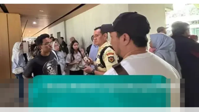 Antrean Panjang di Planetarium TIM: Harapan Warga Bertemu Wajah Baru di Tengah Ketidakpastian Tiket