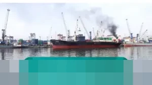 Api Lahap Ruang Mesin dan Penyimpanan BBM Kapal Kontainer Verizon di Pelabuhan Tanjung Perak Surabaya