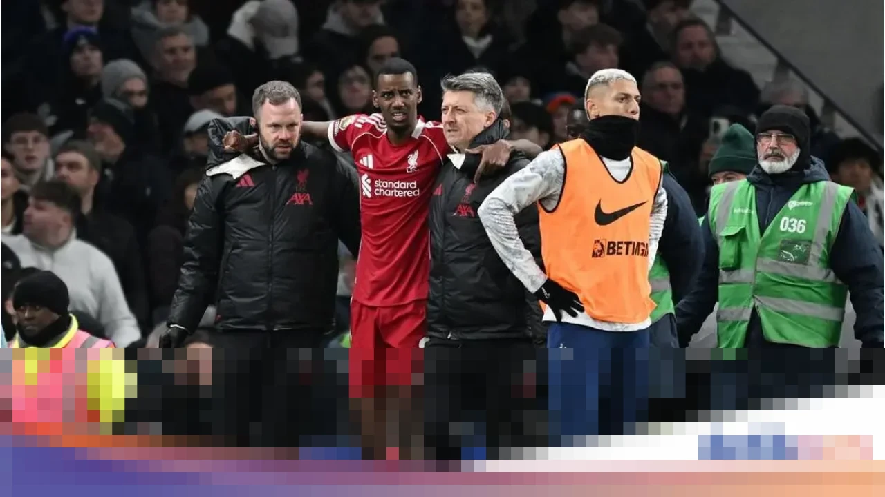 Arne Slot Akui Cedera Pemain Hambat Liverpool Rasakan Manfaat Belanja Rp 9,4 Triliun