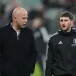 Arne Slot Soroti Keseimbangan Bola Mati Liverpool yang Minus Delapan Jelang Lawan Wolves