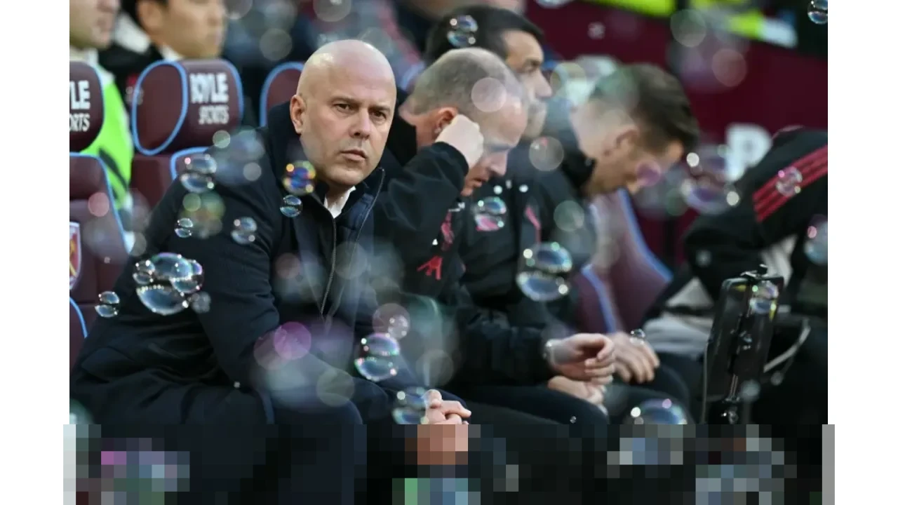 Arne Slot Ungkap Tujuh Pemain Liverpool Terancam Absen Lawan Wolves, Termasuk Salah dan Isak