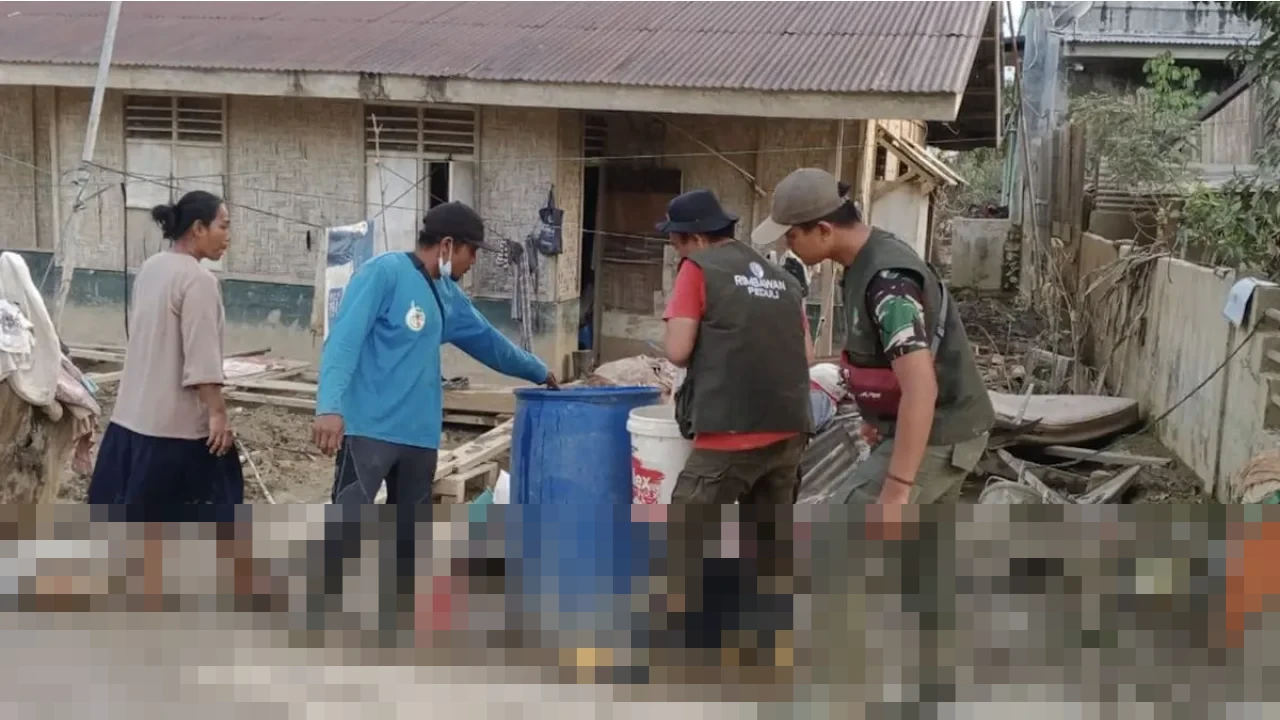 Atlet MMA Ikhsan Lani Turun Tangan Bantu Korban Banjir Aceh, Aksinya Viral di Media Sosial